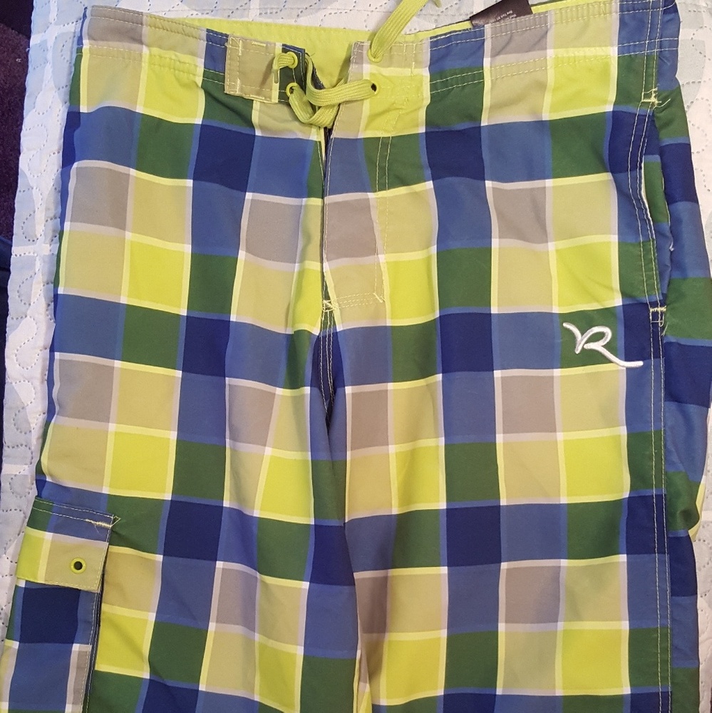 Boys Roca Wear Board swim shorts XL youth boys